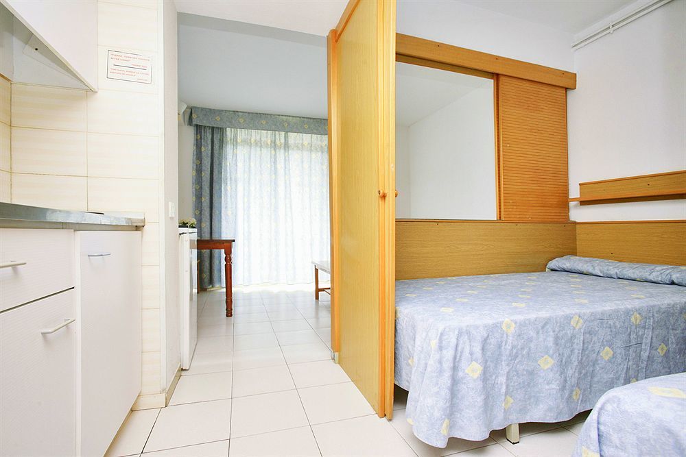 Vendrell Apartment Salou Bagian luar foto